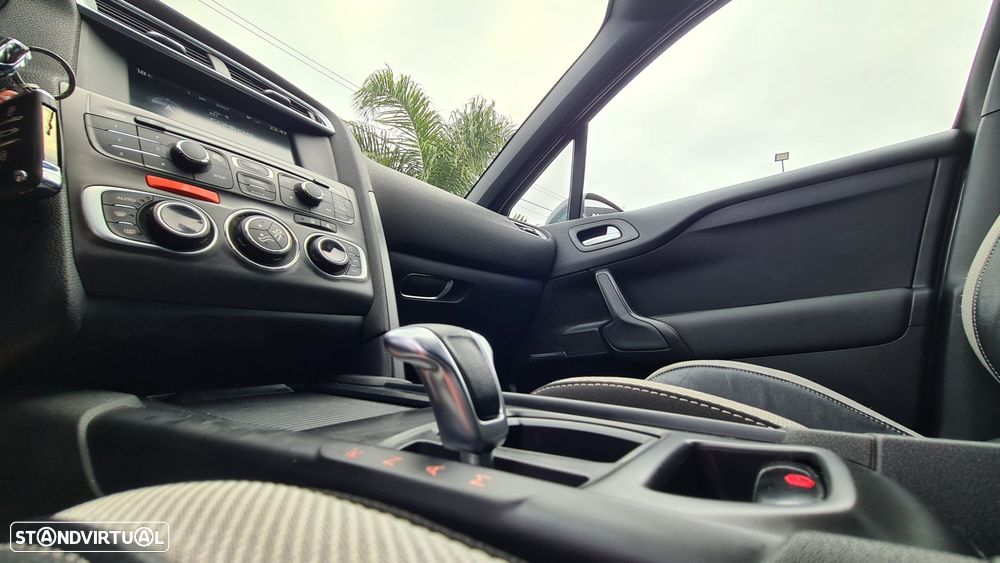 Citroën DS4 1.6 e-HDi So Chic ETG6 - 32