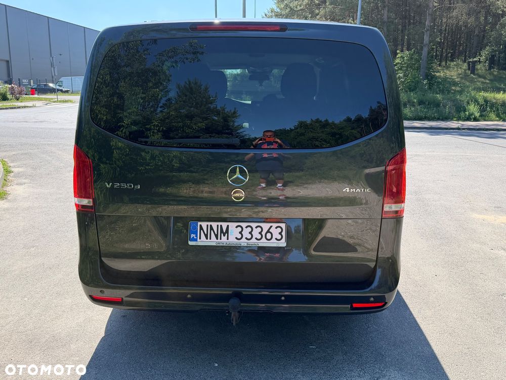 Mercedes-Benz Klasa V 250 d lang 4Matic 9G-TRONIC Edition 2021 - 12
