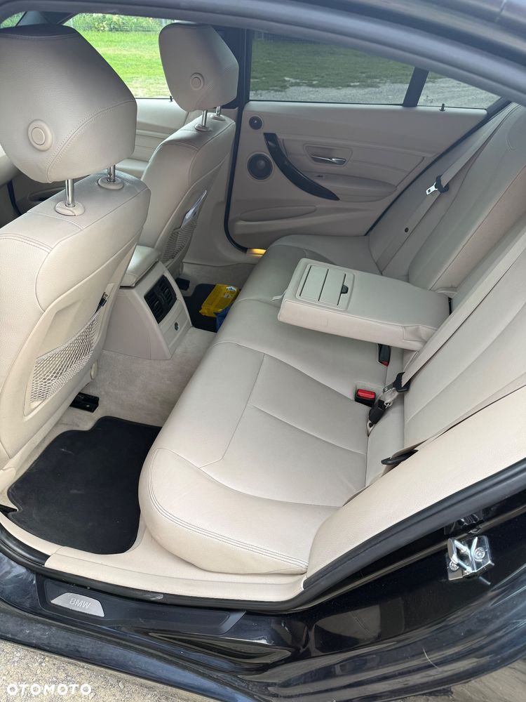 BMW Seria 3 320d - 9