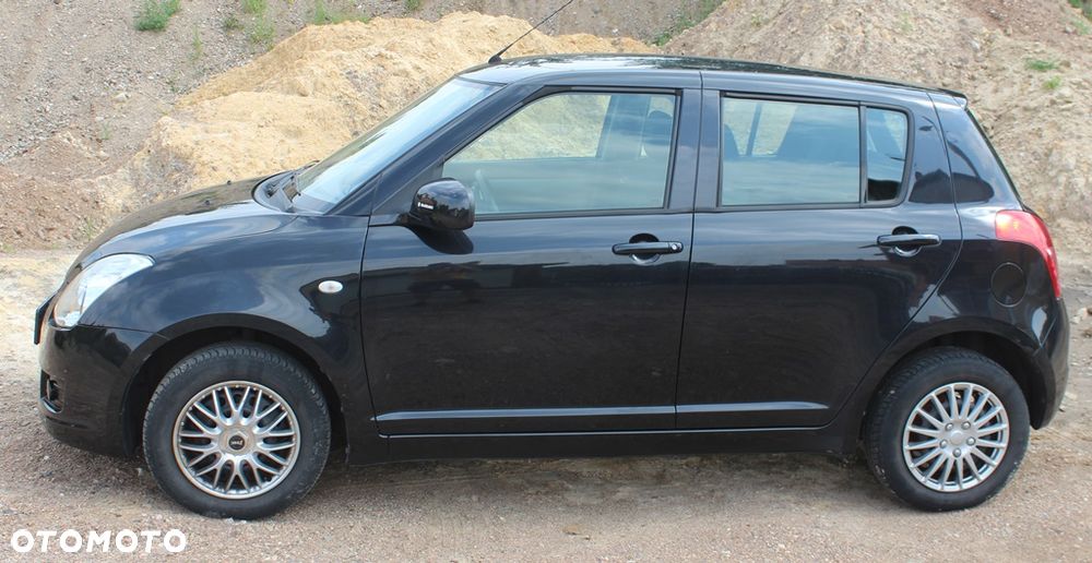 Suzuki Swift - 4