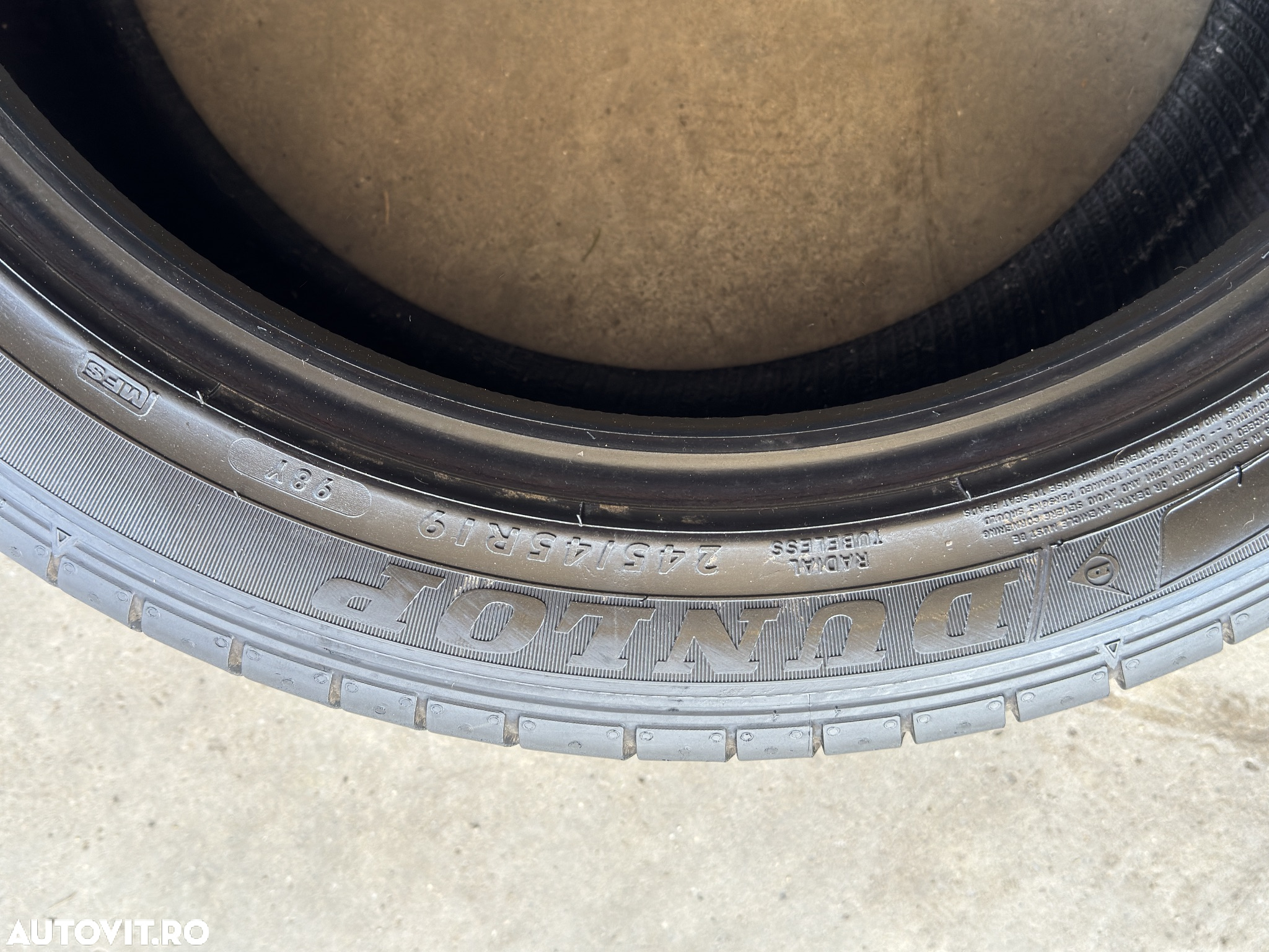 Vând 2 anvelope 245/45/19 Dunlop de vară cu runflat ca noi - 6