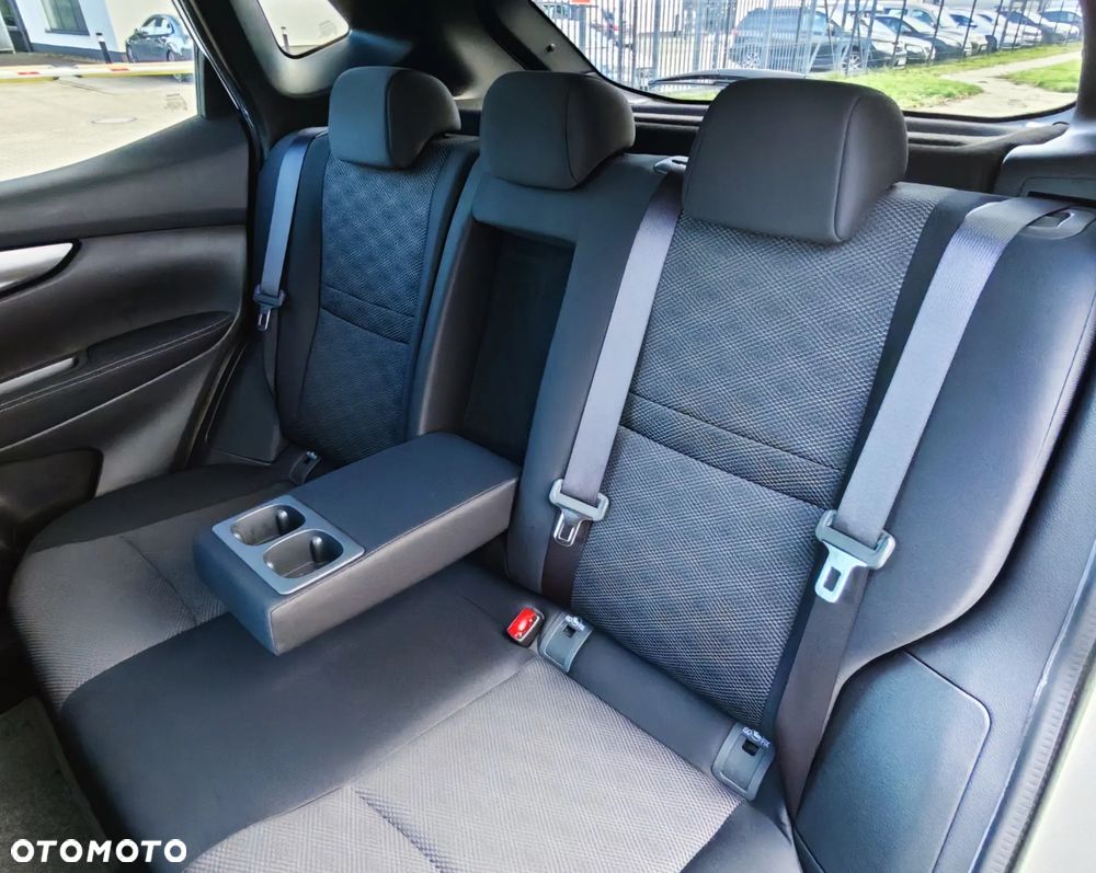 Nissan Qashqai 1.6 DIG-T N-Connecta - 40