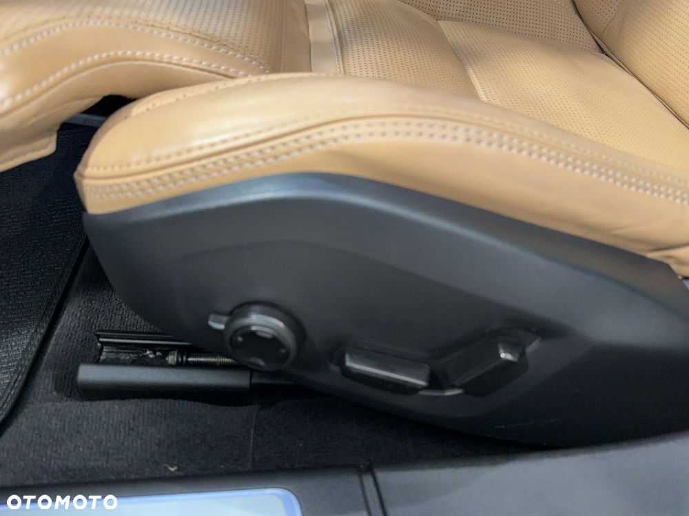 Volvo V90 Cross Country - 21