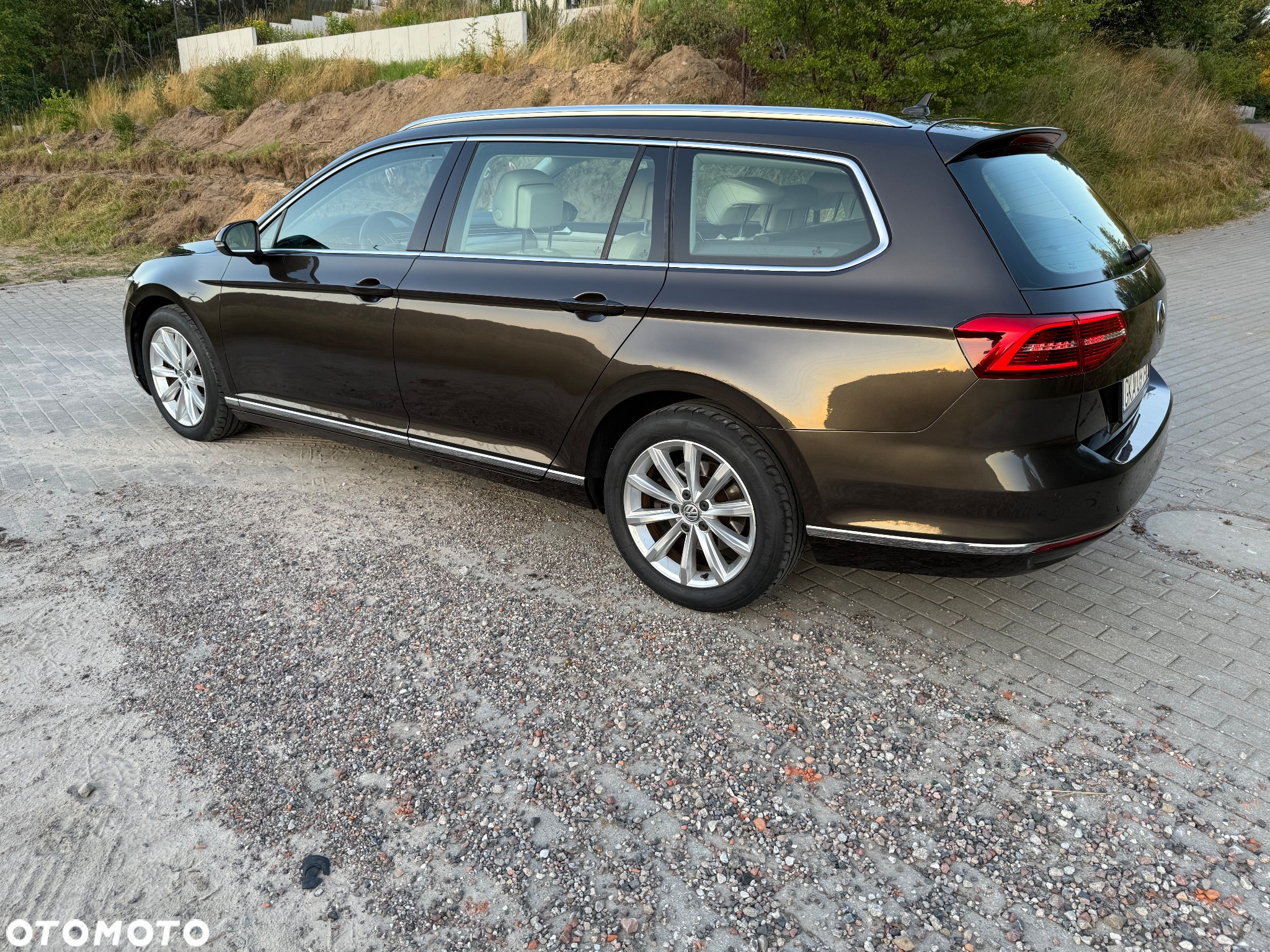 Volkswagen Passat Variant 1.6 TDI (BlueMotion Technology) DSG Comfortline - 9