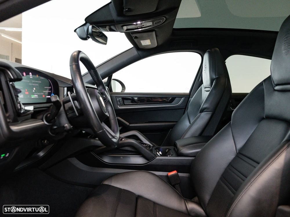 Porsche Cayenne Coupé E-Hybrid - 23