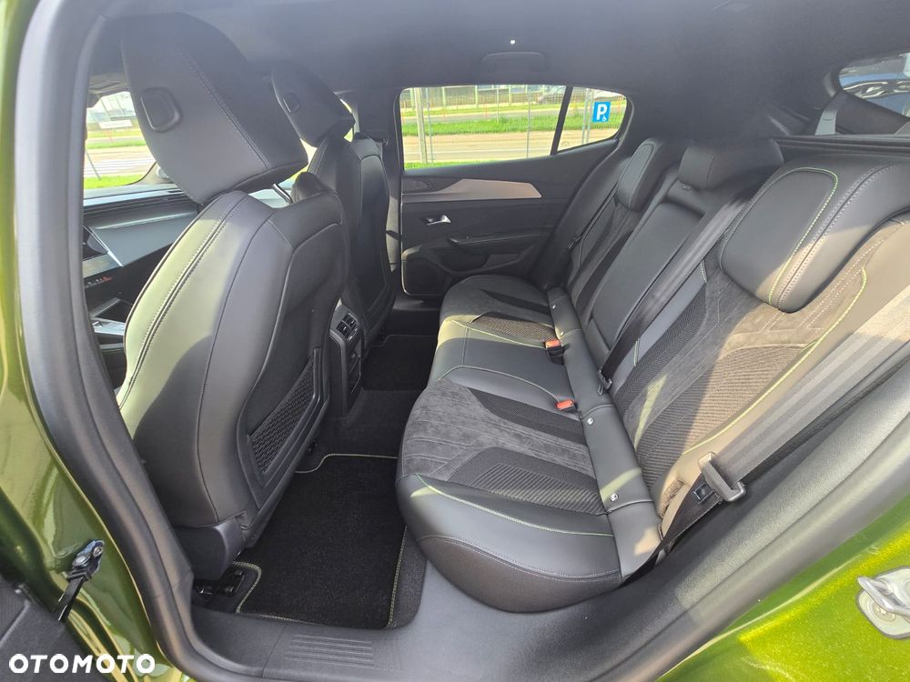 Peugeot 408 - 18