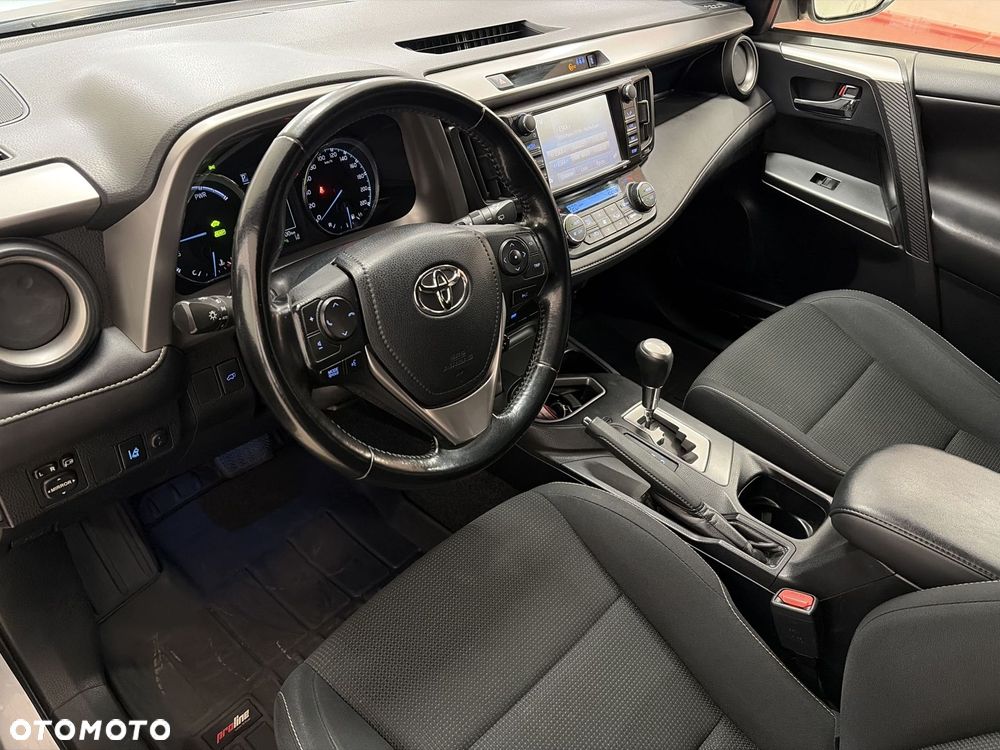 Toyota RAV4 - 10