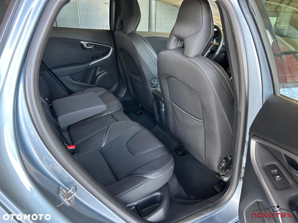 Volvo V40 D2 Drive-E Momentum - 21