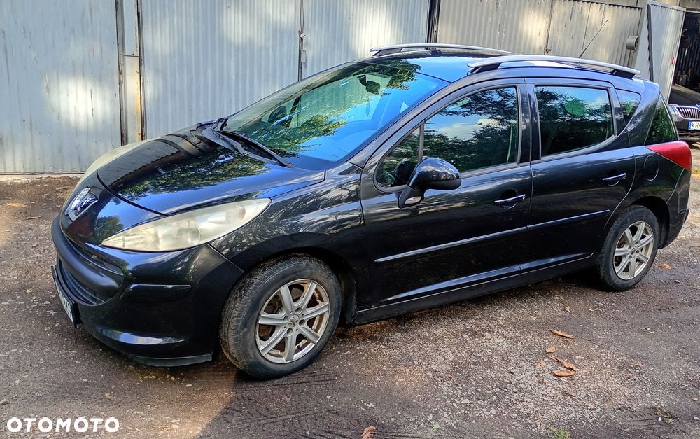 Peugeot 207 - 1