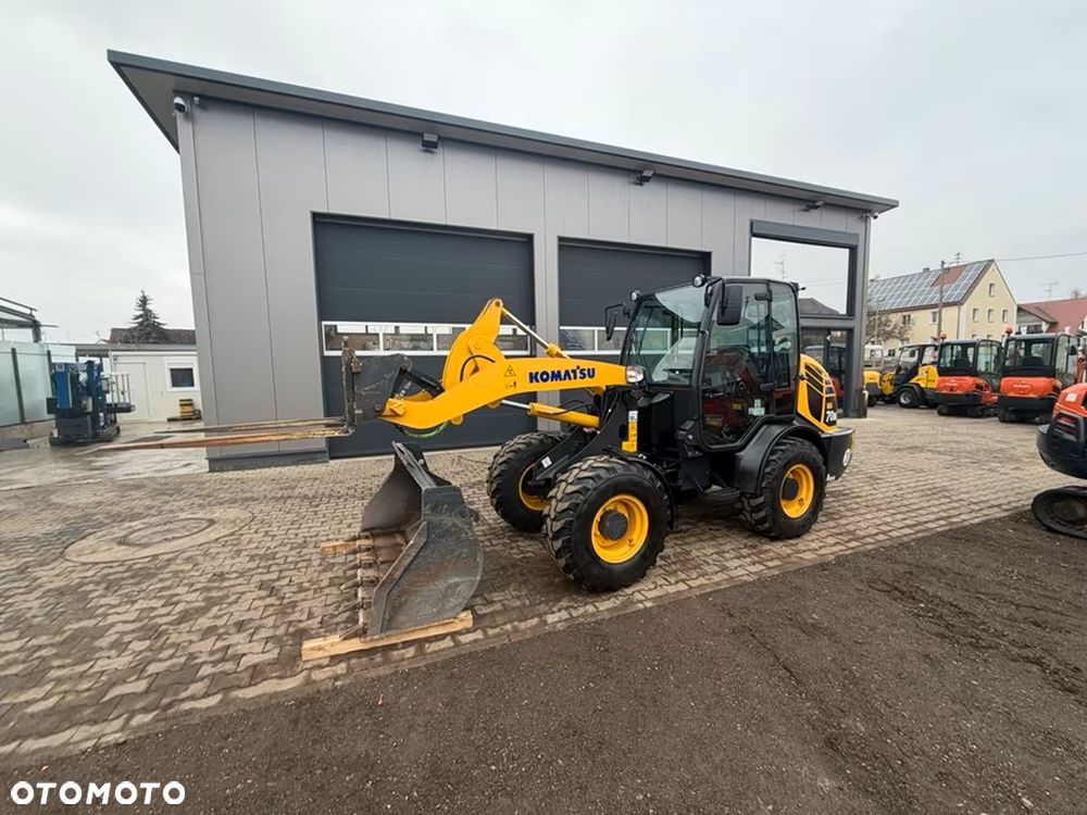 Komatsu WA70 M-8E0 - 10