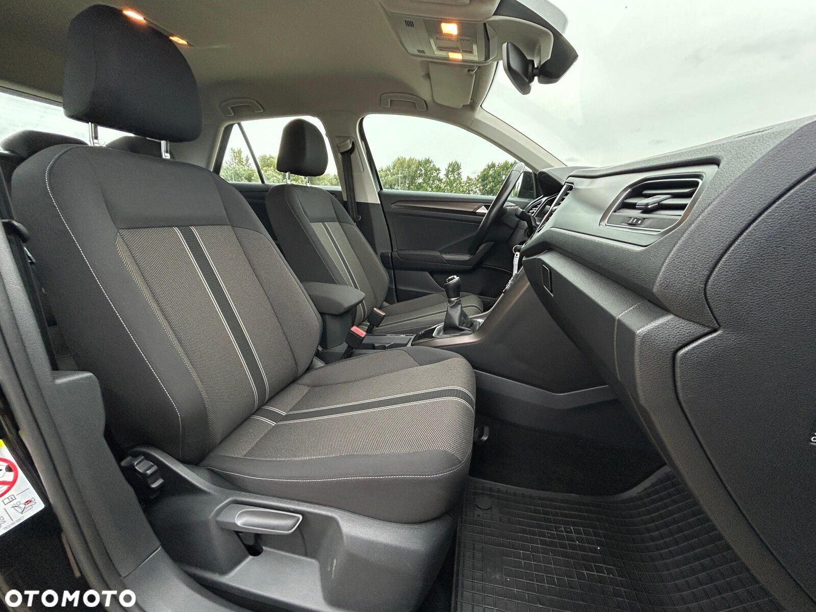 Volkswagen T-Roc 1.5 TSI ACT Advance - 17