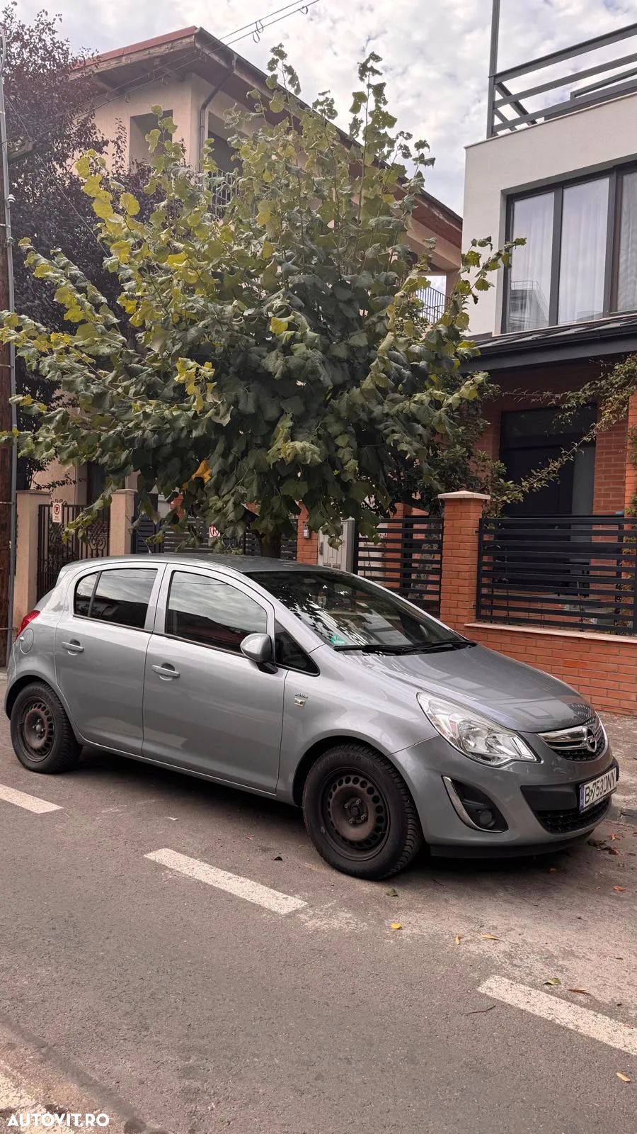 Opel Corsa 1.4 16V Active - 1