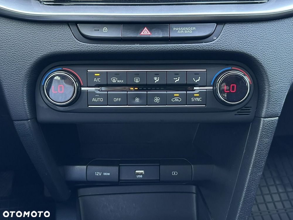 Kia Ceed - 22