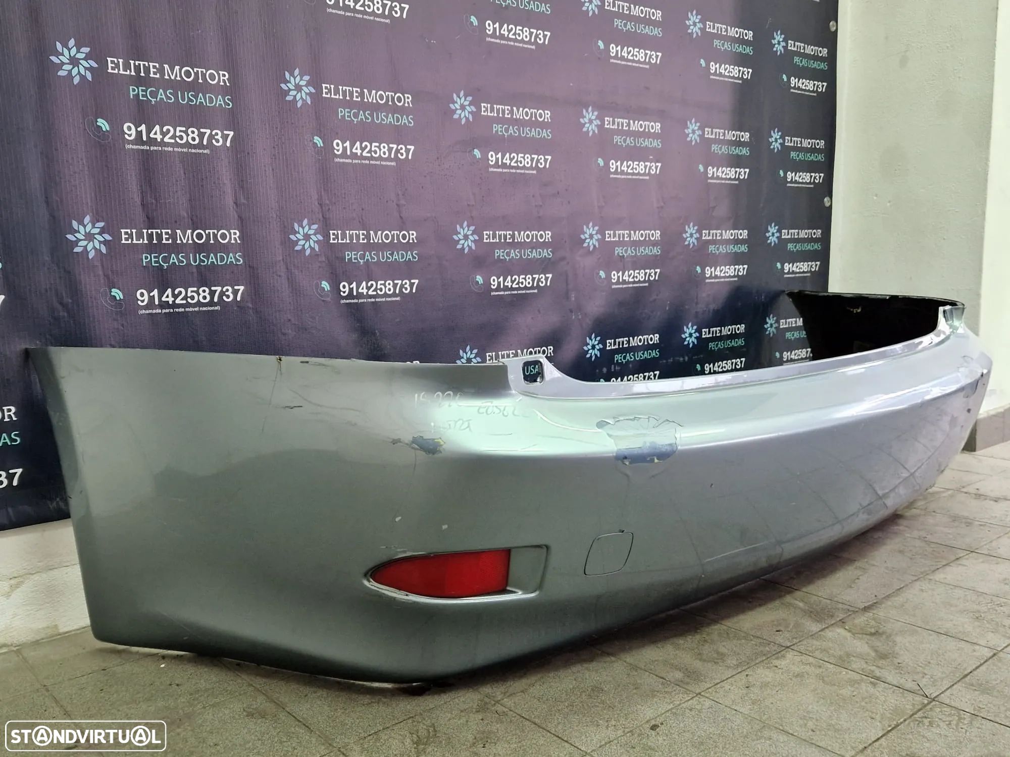 Parachoques traseiro usado LEXUS IS220D 220 - 1