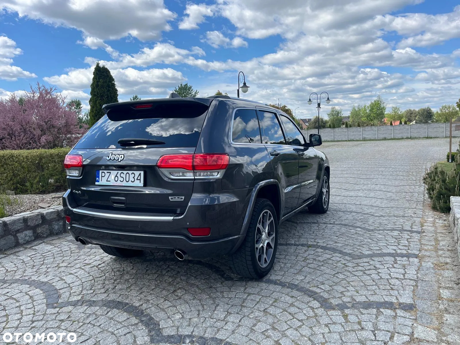Jeep Grand Cherokee 5.7 V8 HEMI Summit - 3