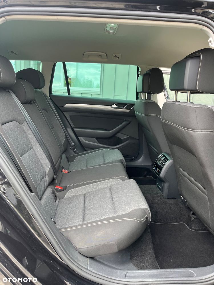Volkswagen Passat - 28