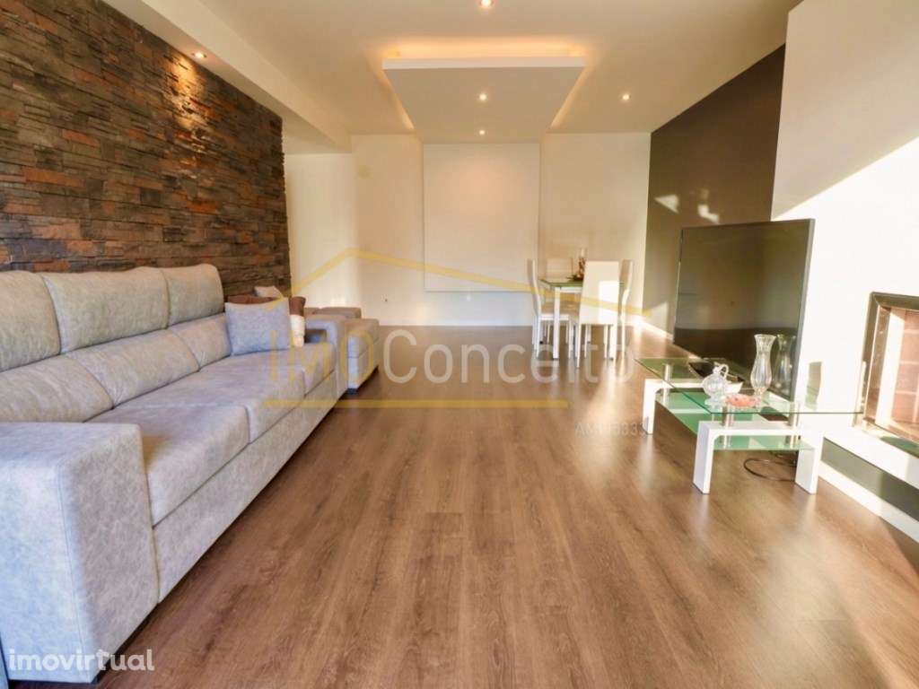 Apartamento T3+2 Duplex em Condomínio com Piscina - Entroncamento - Grande imagem: 3/31