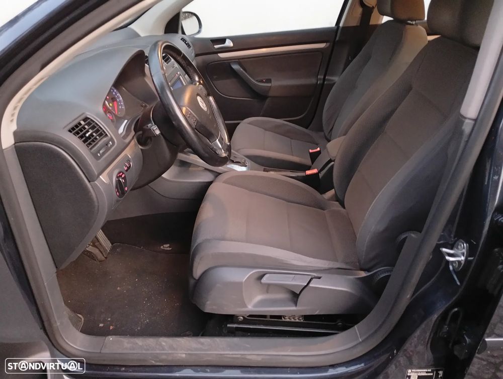 VW Golf 1.9 TDi Confortline DSG 7V - 8