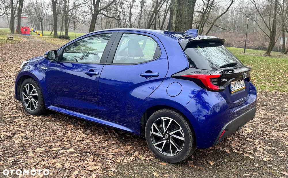 Toyota Yaris Hybrid 100 Premium - 7