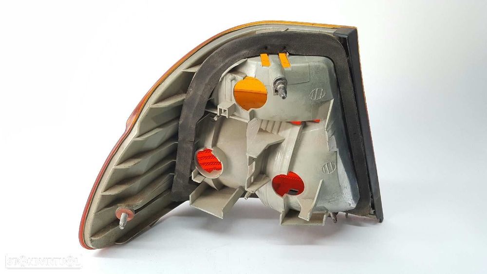 FAROLIM TRASEIRO DIREITO BMW SERIE 3 BERLINA (E46) 2.0 16V - 3