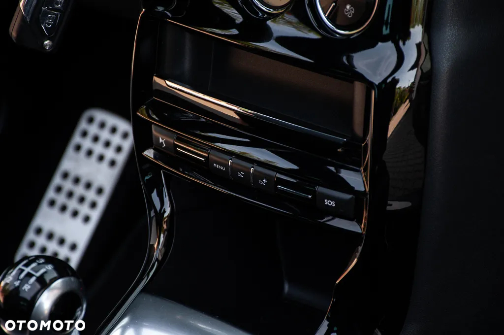 Citroën DS3 PureTech 82 CONNECTED CHIC - 21