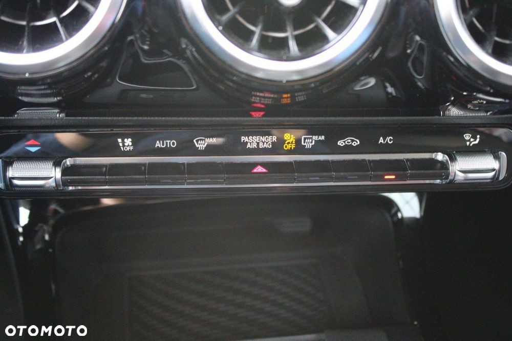 Mercedes-Benz CLA - 34