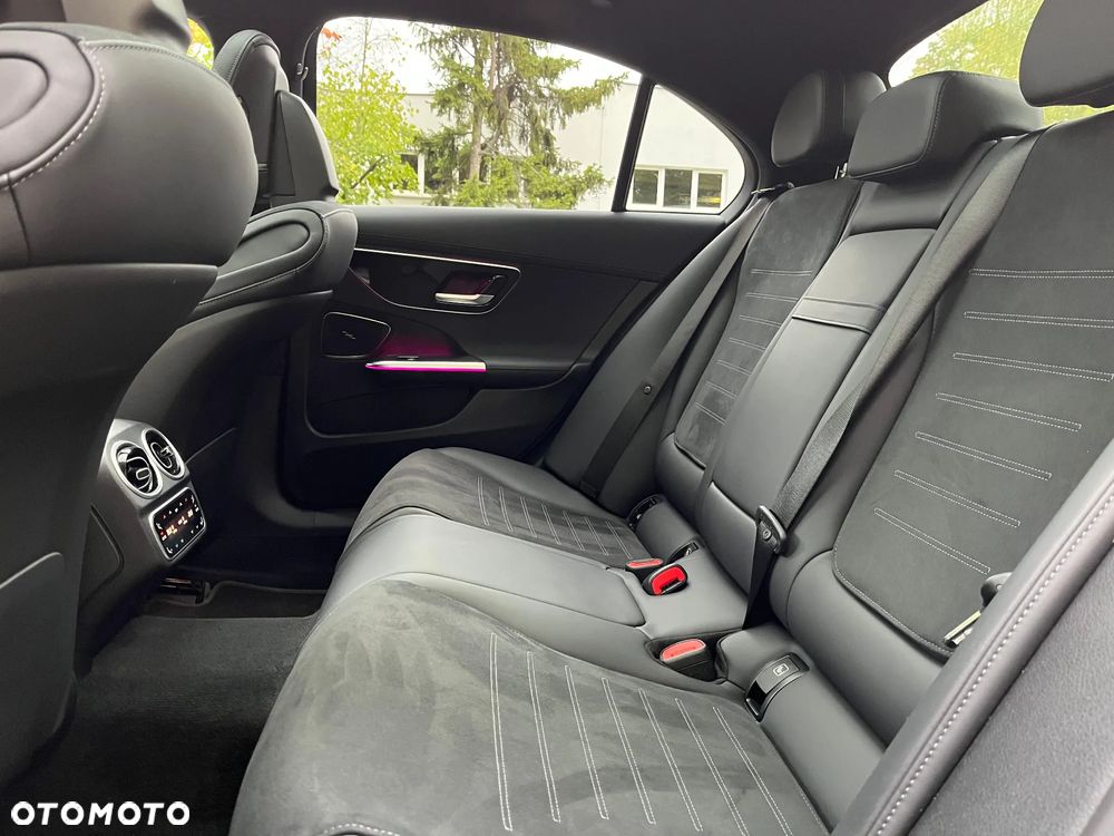 Mercedes-Benz Klasa C 200 4MATIC 9G-TRONIC - 26