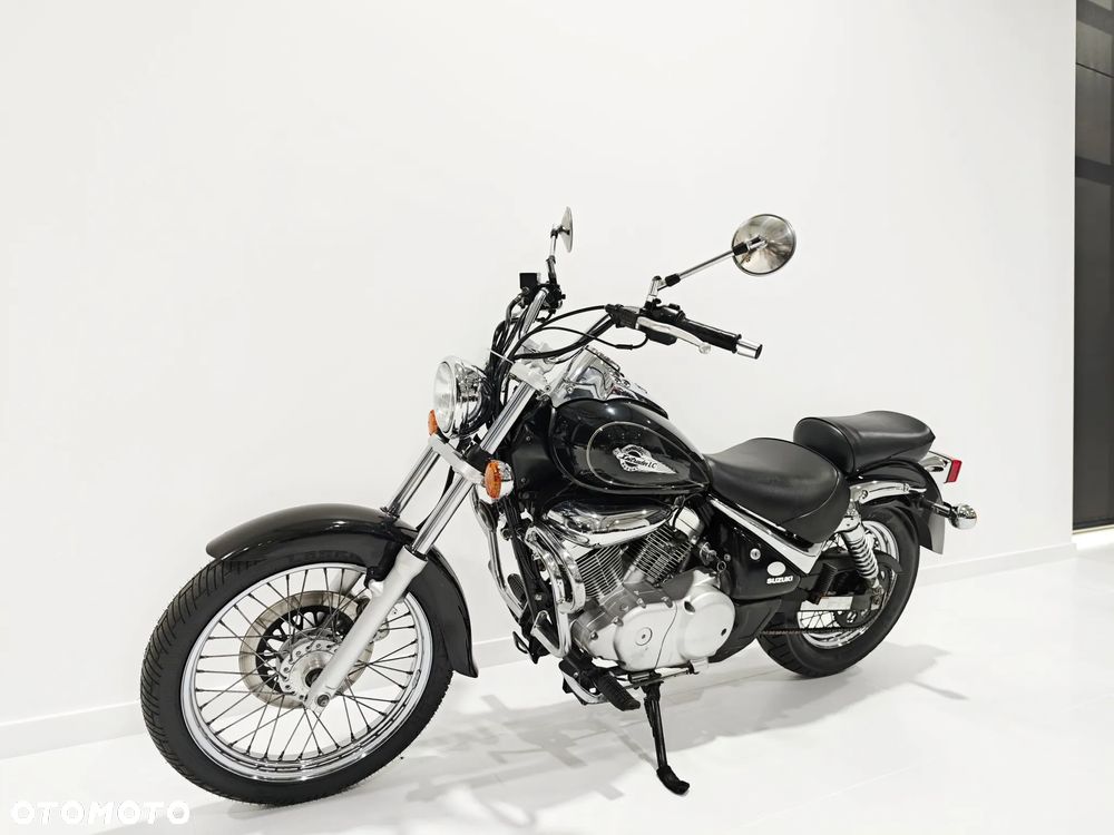 Suzuki Intruder - 3