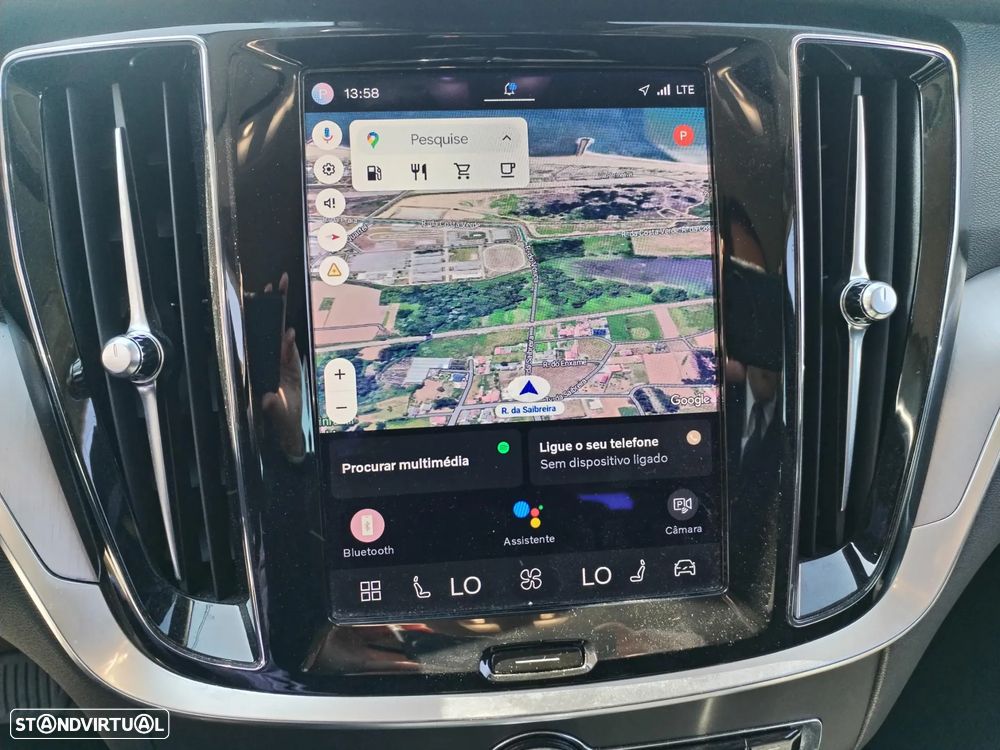 Volvo V60 2.0 B4 Essential Auto - 12