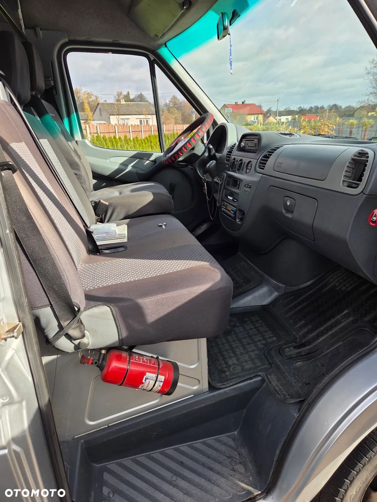 Mercedes-Benz Sprinter - 11
