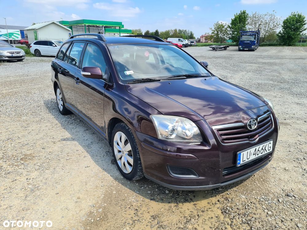 Toyota Avensis - 12