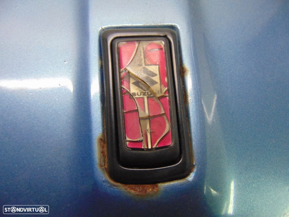 Suzuki 800 capot - 3