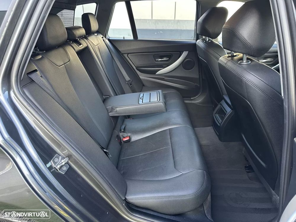 BMW 318 d Sport Line - 58