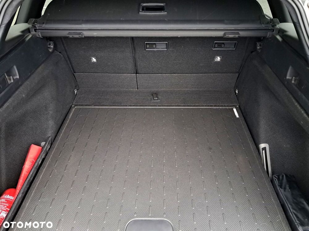 Toyota Corolla 1.8 Hybrid Comfort - 13
