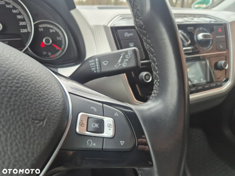 Volkswagen up! (BlueMotion Technology) move - 28