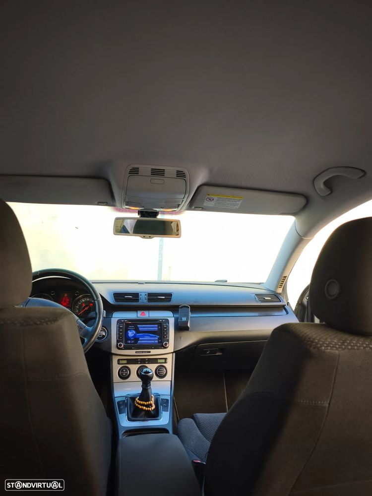 VW Passat Variant 2.0 TDi Confortline - 17