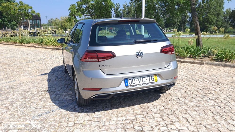VW Golf 1.6 TDI Confortline - 4