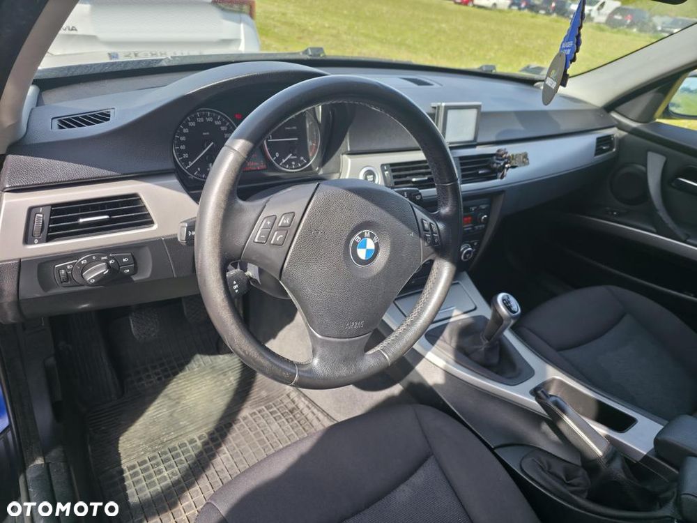 BMW Seria 3 318d DPF - 13