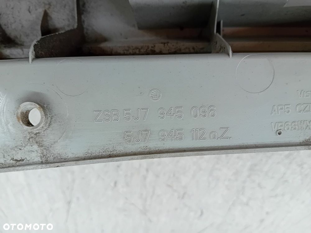 LAMPY TYŁ KOMPLET SKODA PRAKTIK 5J7945095  5J7945096 - 8