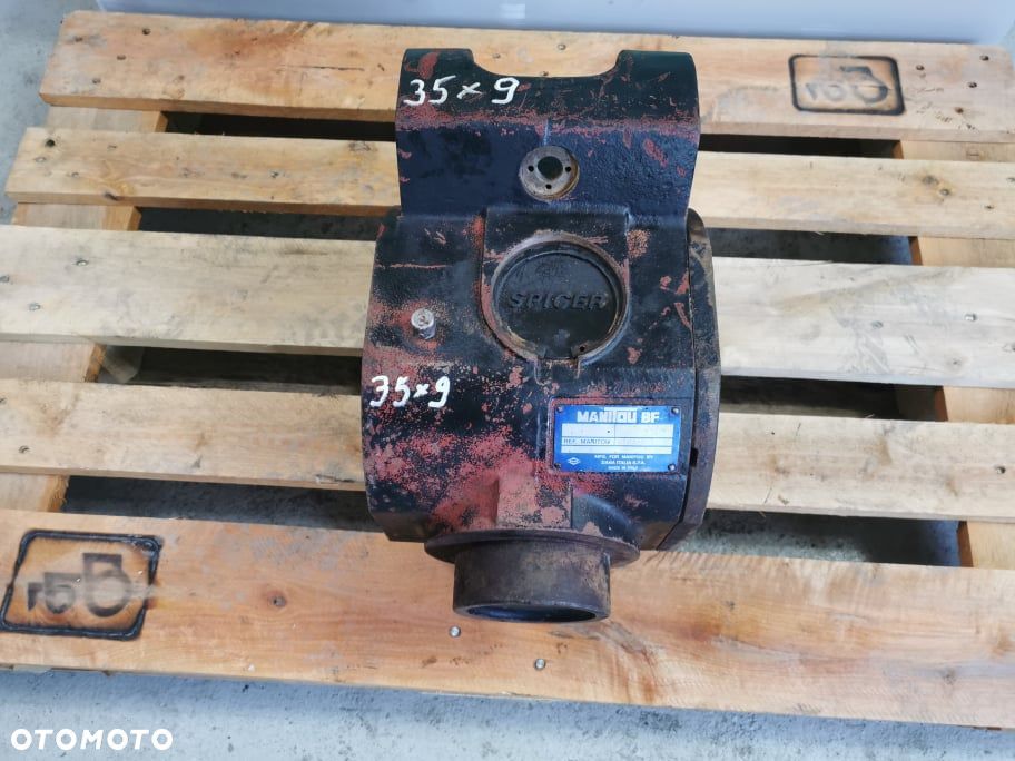 Atak kompletny Spicer 9X35 {Manitou MLT....} - 11