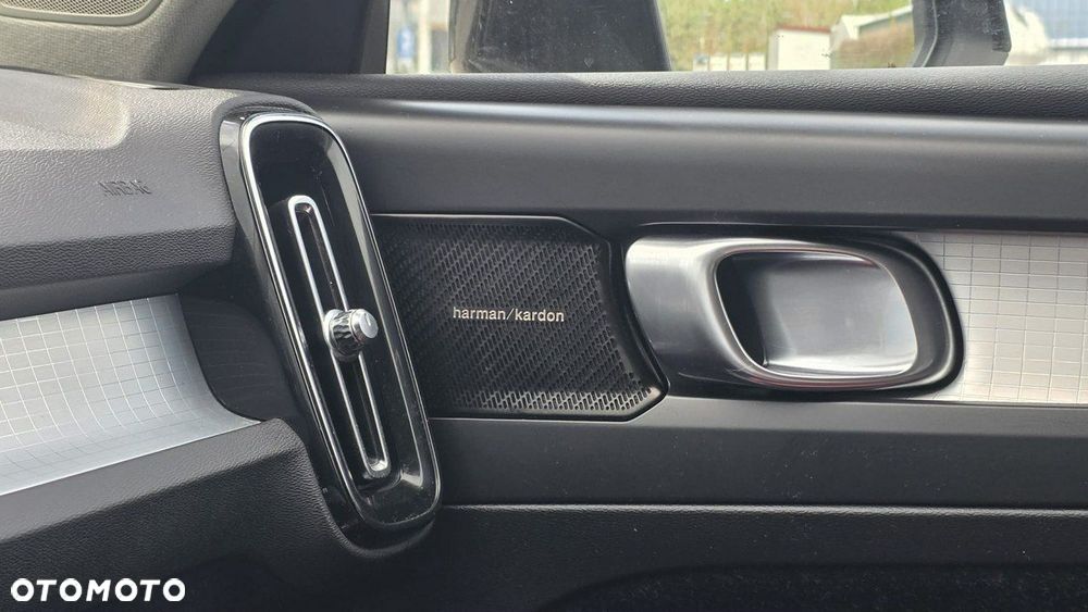 Volvo XC 40 - 18