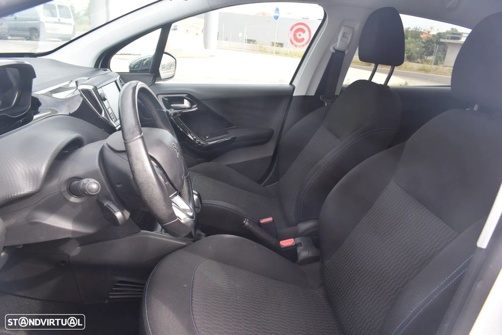 Peugeot 208 1.2 PureTech Style - 10