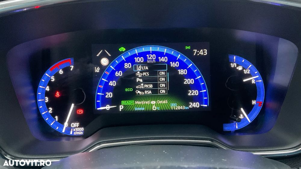 Toyota Corolla Sedan 1.8 HSD Dynamic - 10