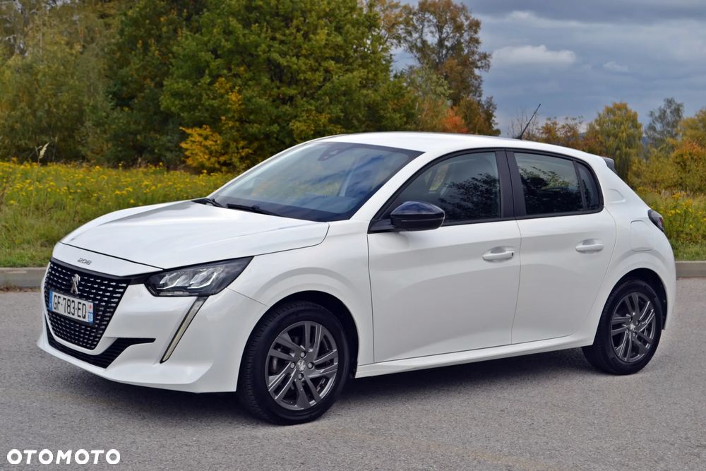 Peugeot 208 - 1