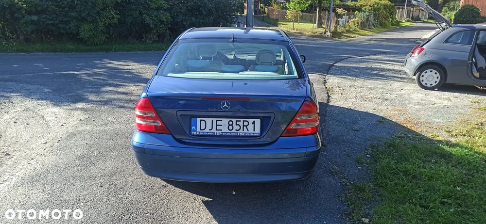 Mercedes-Benz C-Class 2001 photo 2