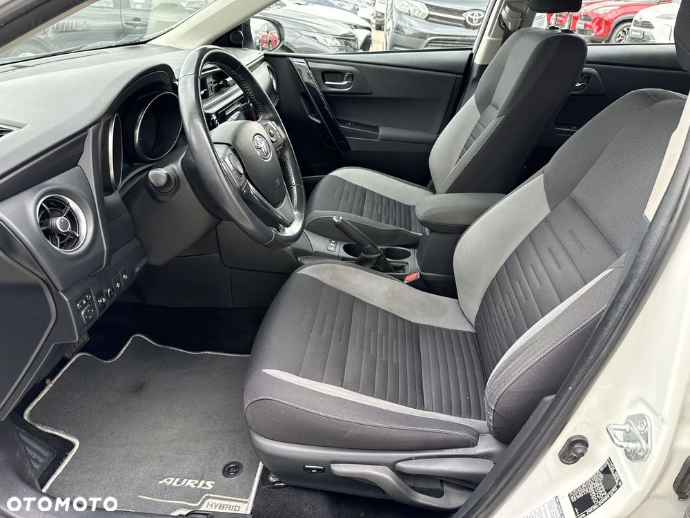Toyota Auris - 13