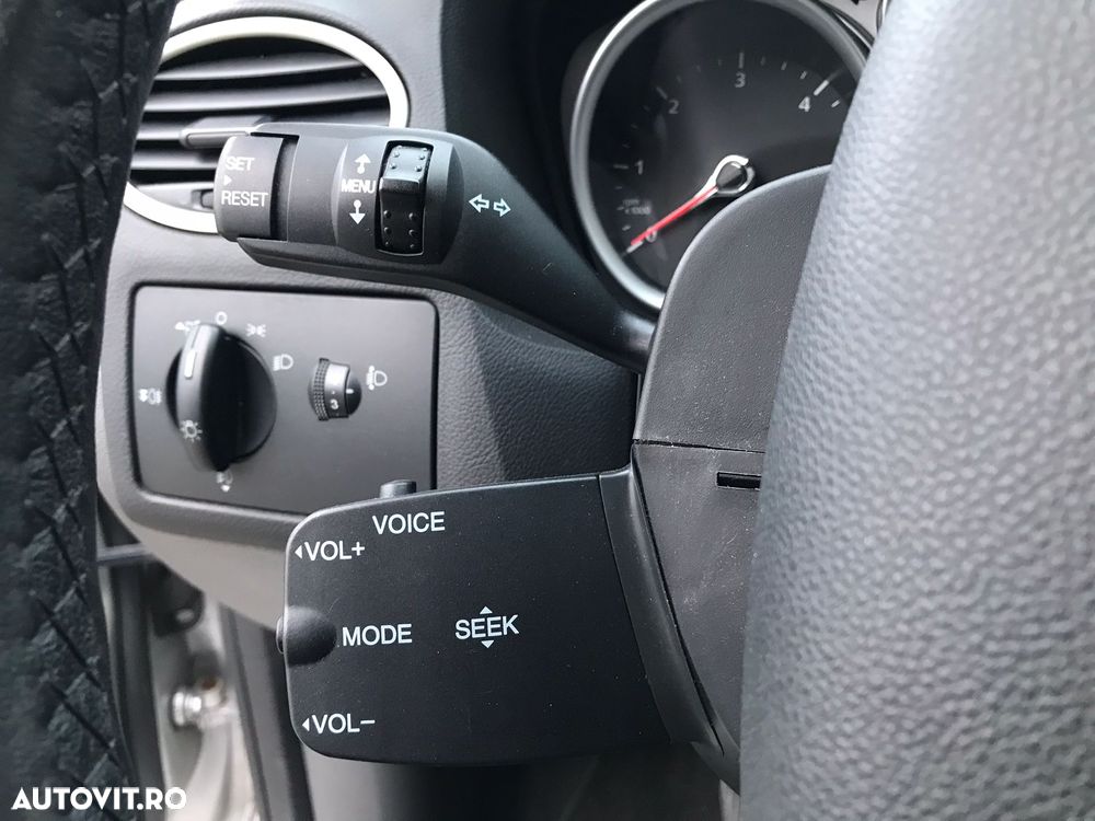 Ford Focus 1.6 TDCI DPF Concept - 18