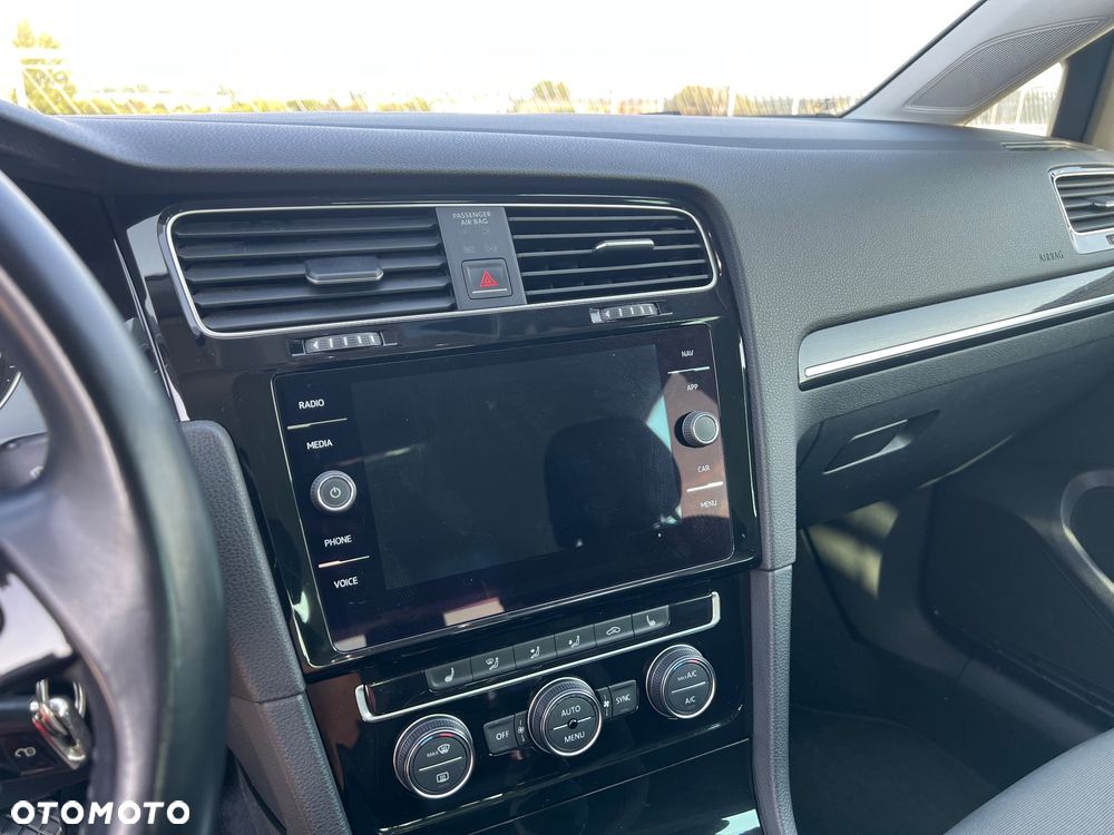 Volkswagen Golf 2.0 TDI SCR Highline - 25