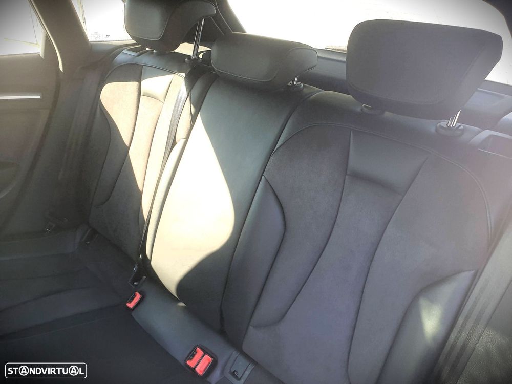 Audi A3 Sportback 1.6 TDI S-line - 45