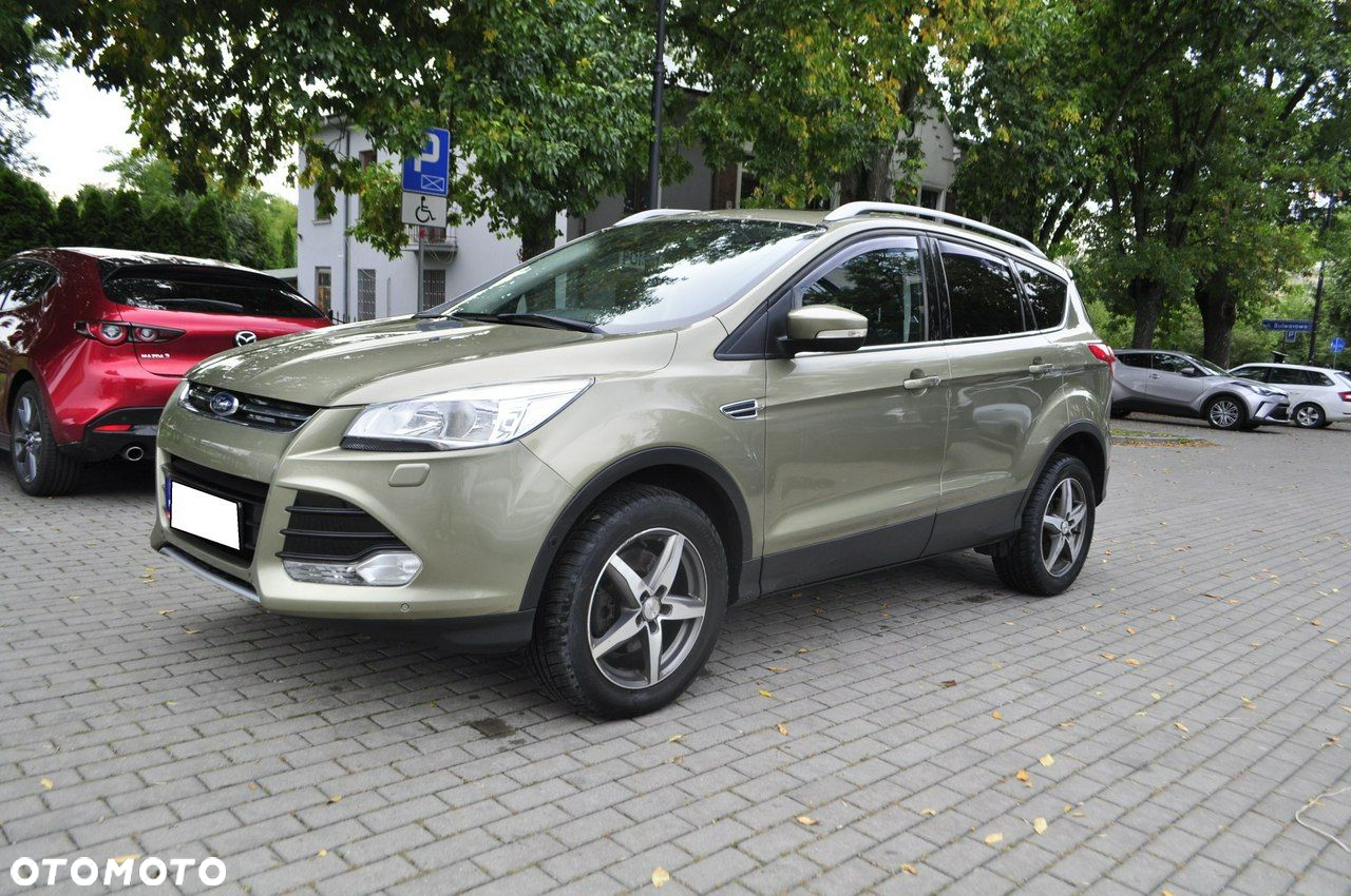 Ford Kuga 1.6 EcoBoost 4x4 Titanium - 4